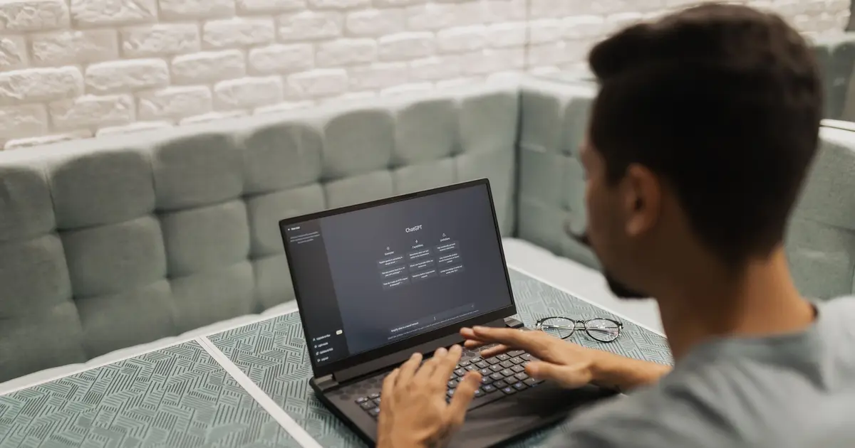 Outils d'intelligence artificielle sur un ordinateur portable
