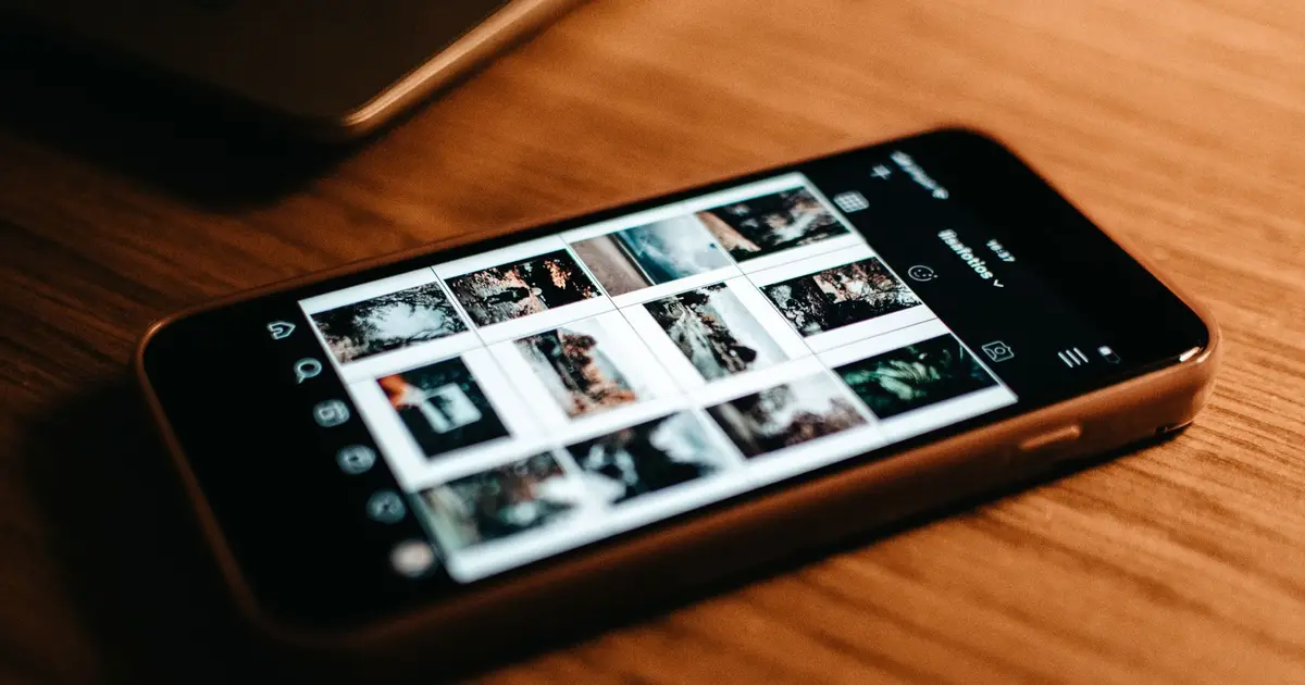 Photos numériques sur un smartphone et un ordinateur
